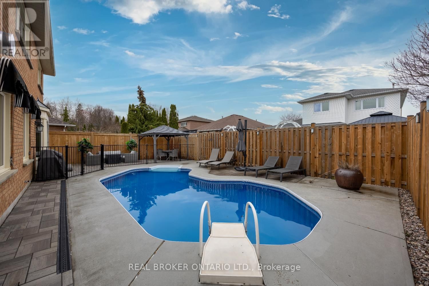 55 MULL CRESCENT Image 47