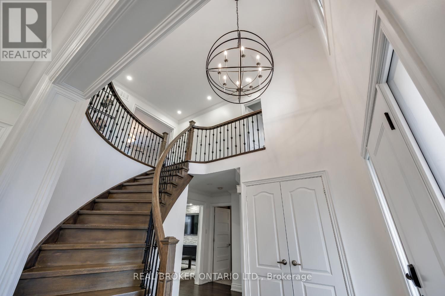 55 MULL CRESCENT Image 6