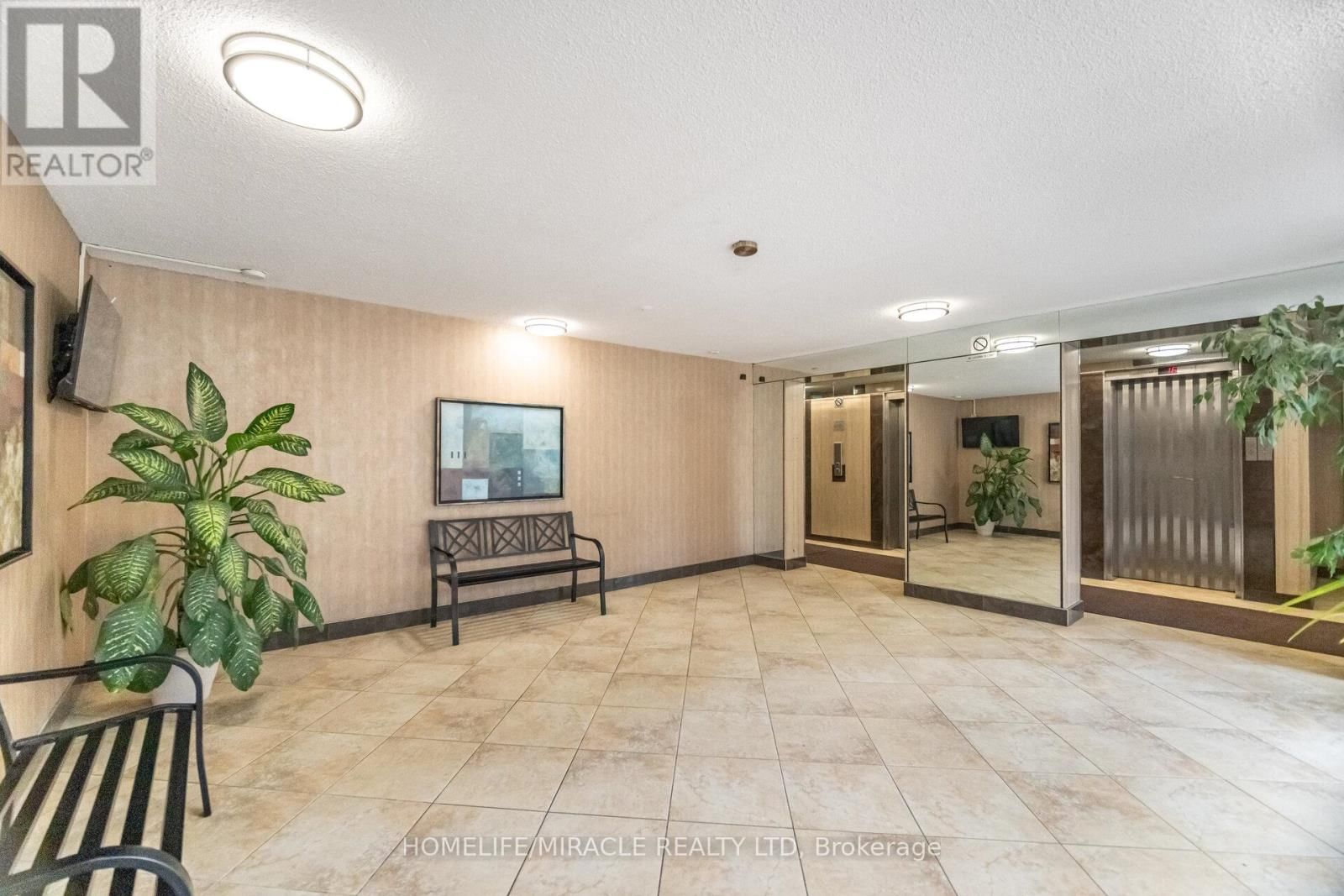 1703 - 100 PRUDENTIAL DRIVE Image 32