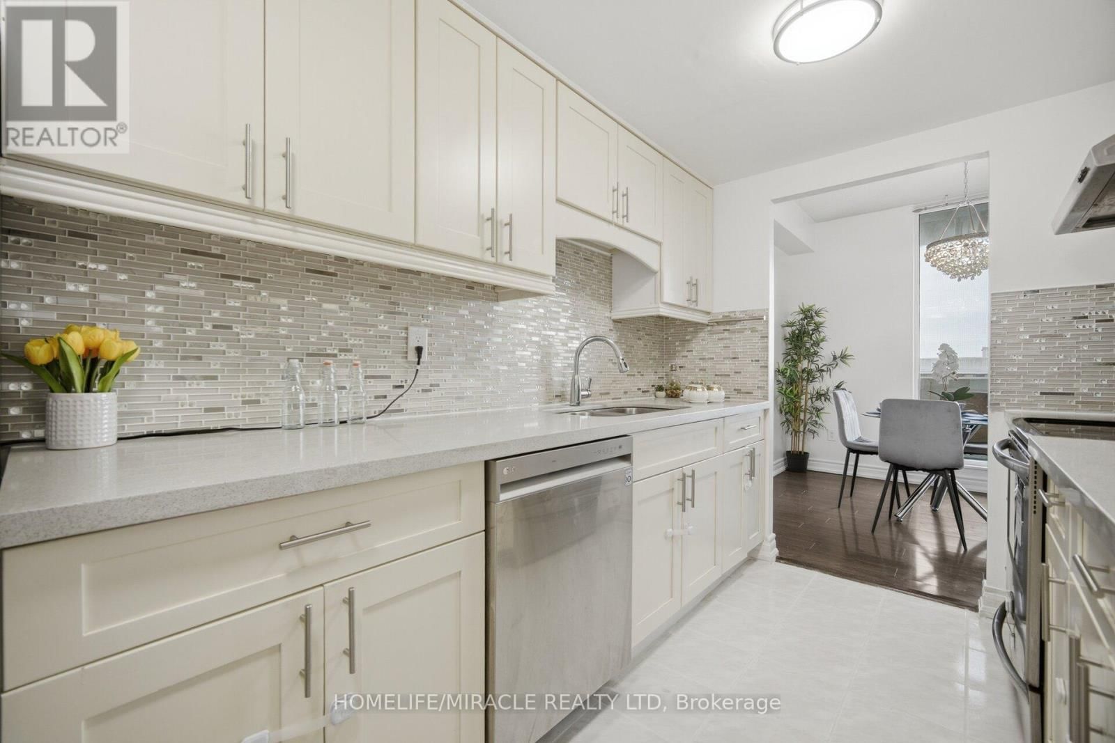 1703 - 100 PRUDENTIAL DRIVE Image 9