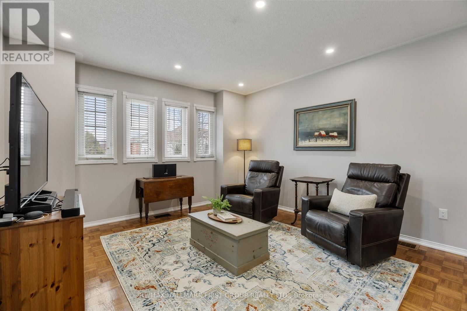 5 KNOX CRESCENT Image 14