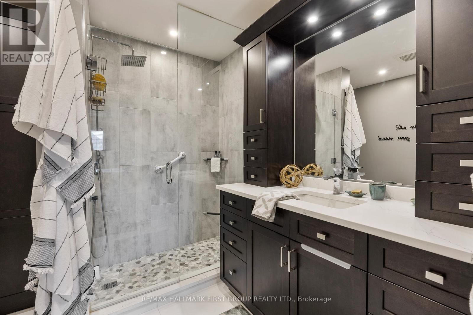 5 KNOX CRESCENT Image 19