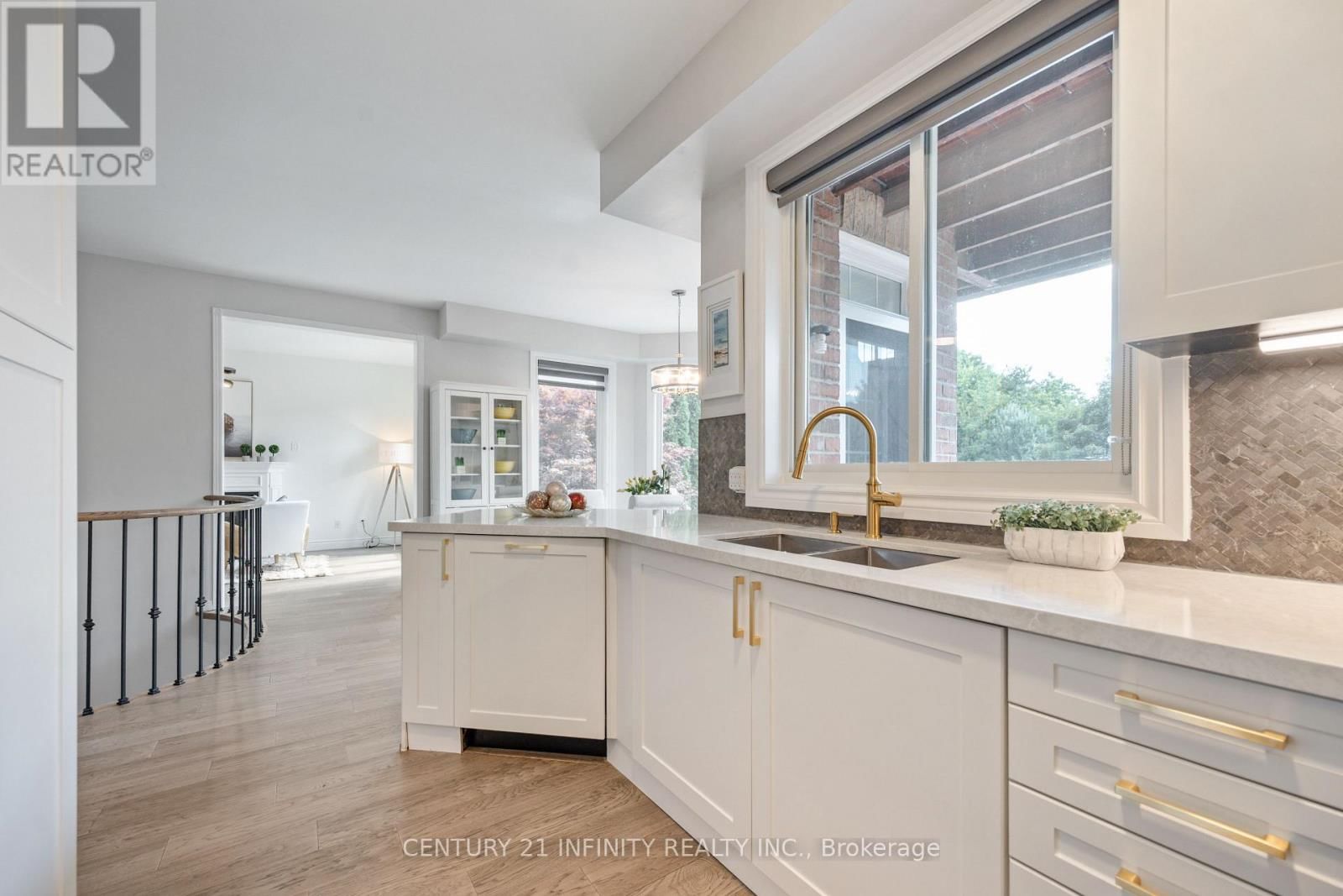 973 MOUNTVIEW COURT Image 14