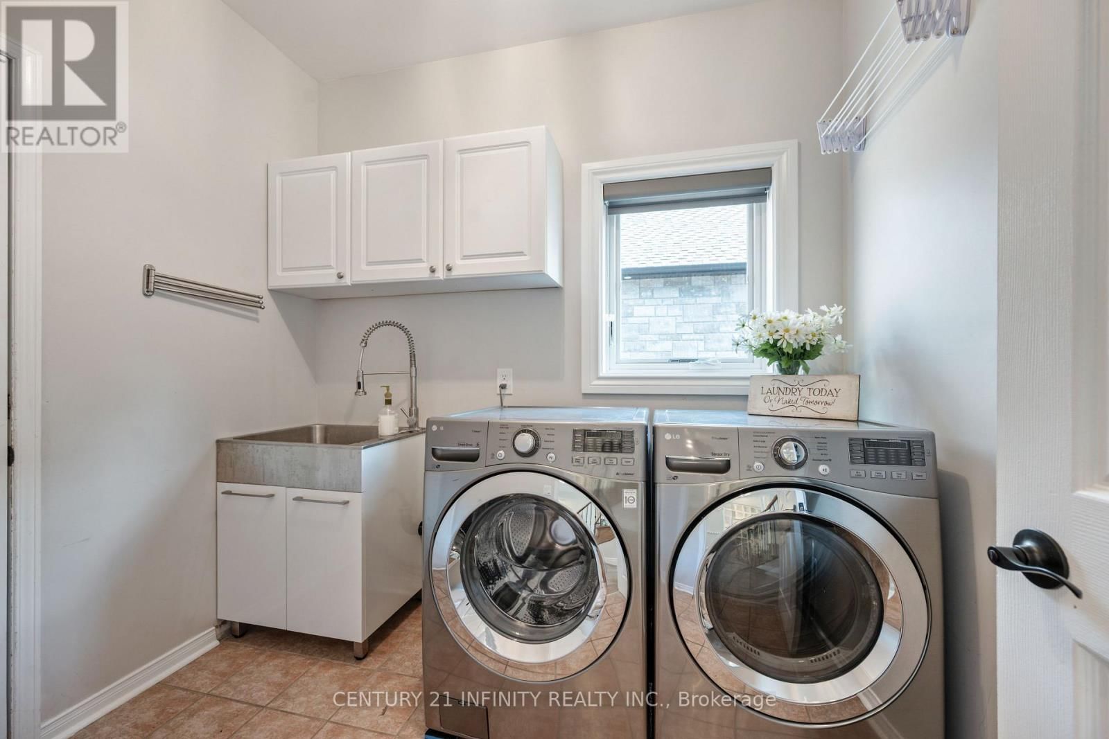 973 MOUNTVIEW COURT Image 19