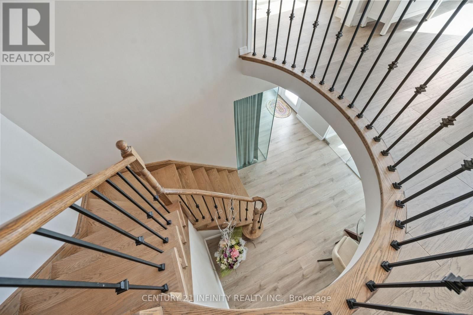 973 MOUNTVIEW COURT Image 32