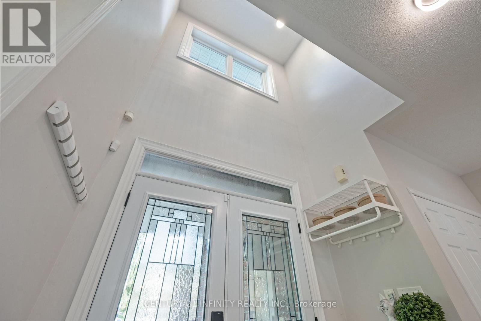 973 MOUNTVIEW COURT Image 4