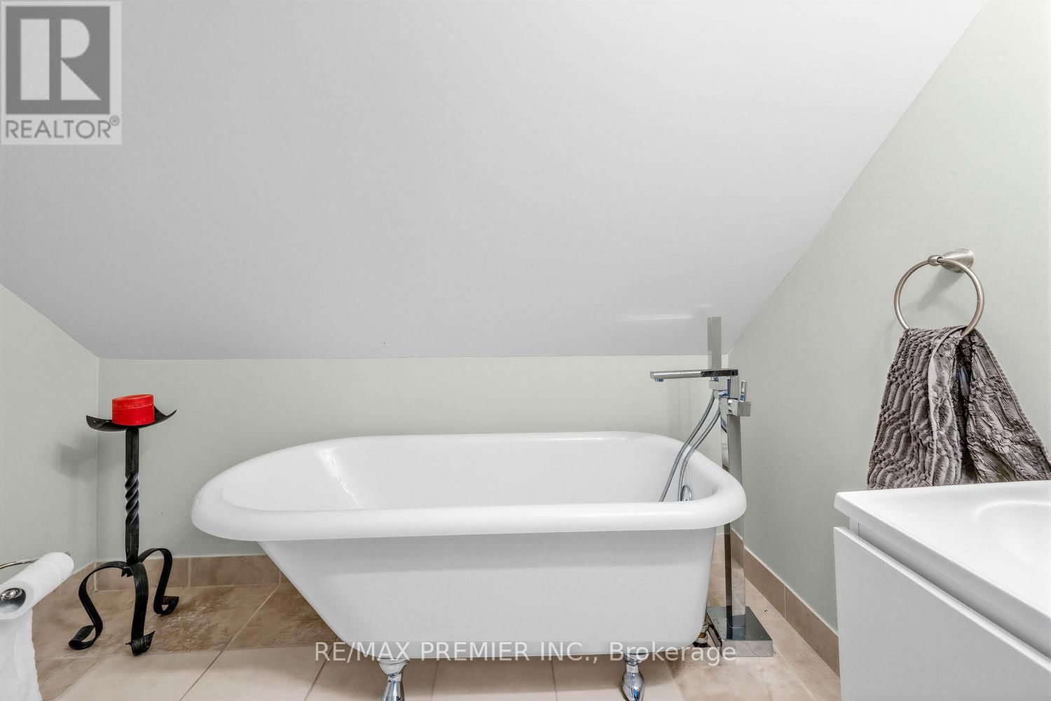 144 WESTLAKE AVENUE Image 15