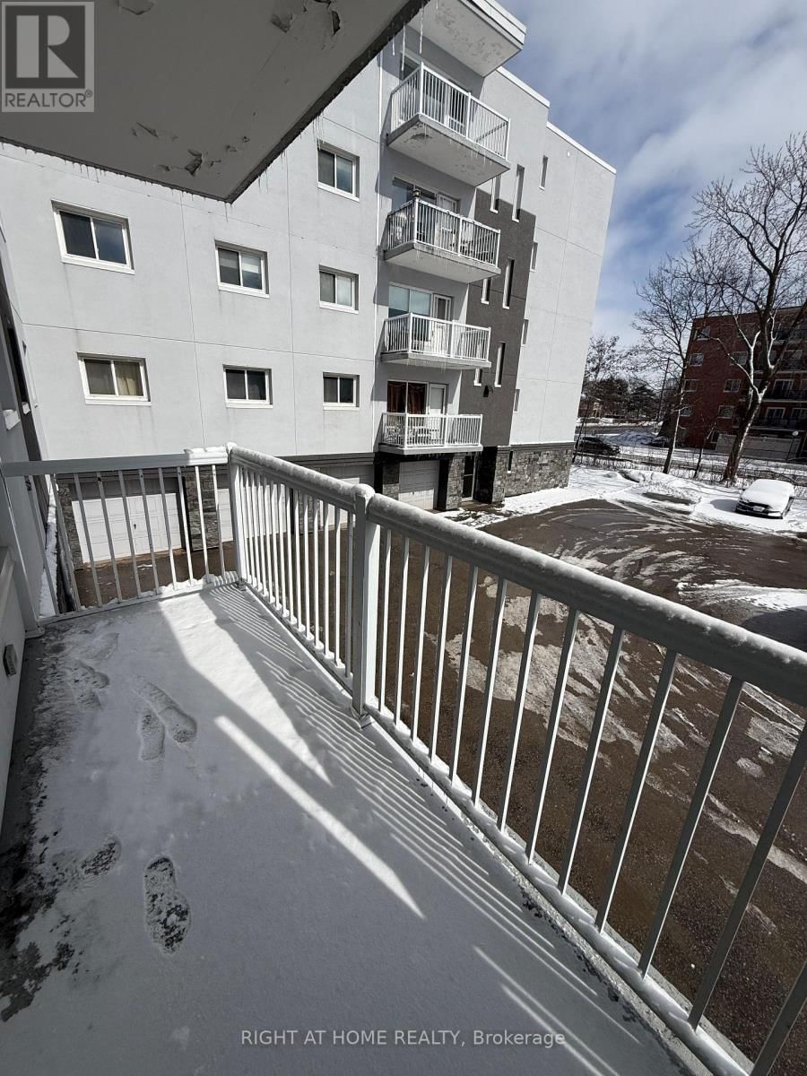 206 - 95 TAUNTON ROAD EAST Image 9