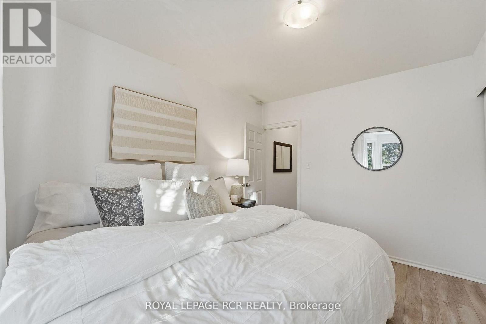 257 RHODES AVENUE Image 13