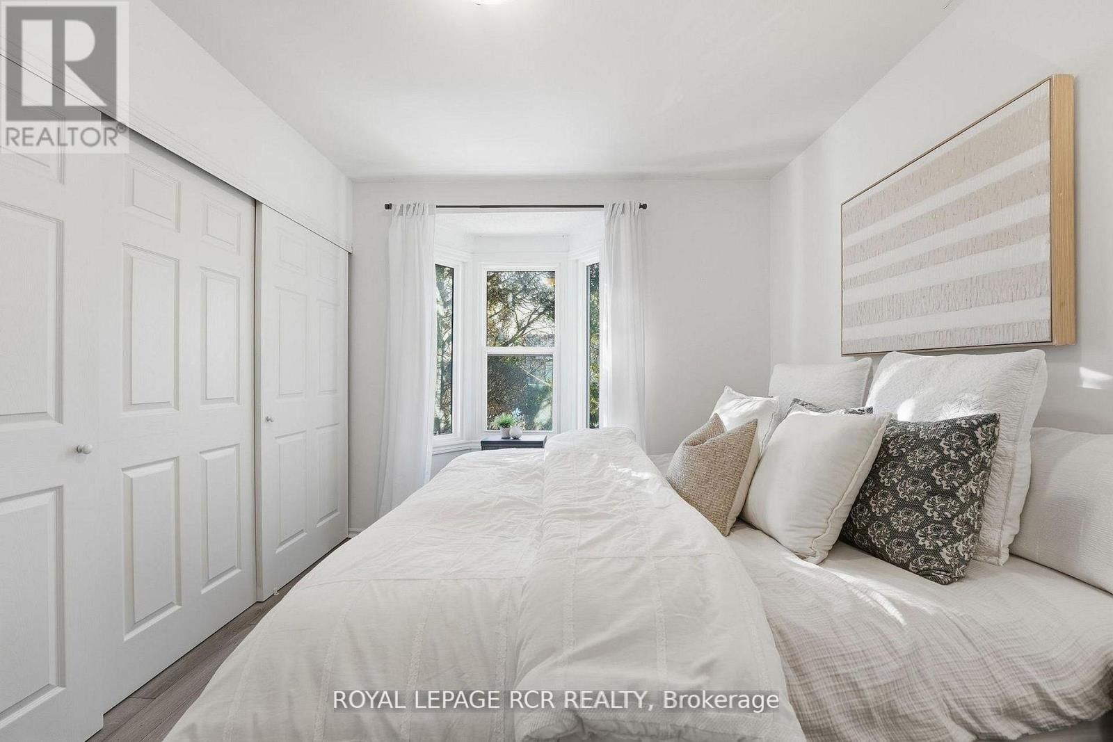 257 RHODES AVENUE Image 14