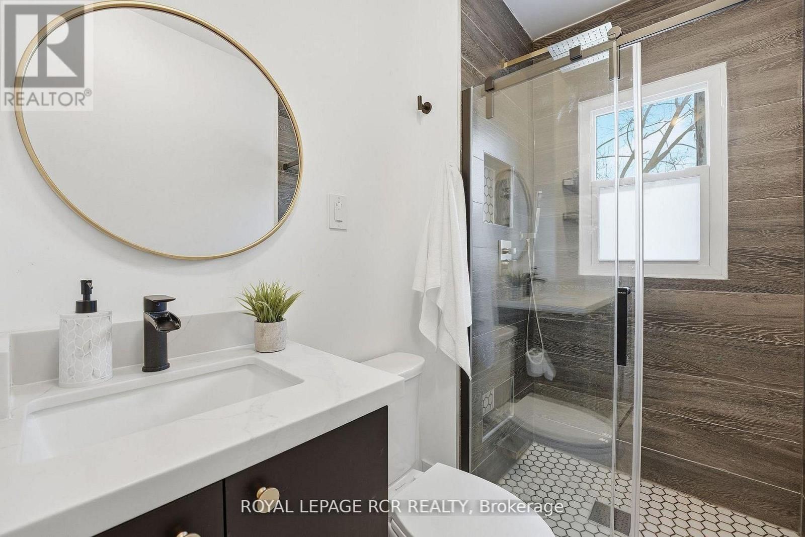 257 RHODES AVENUE Image 18