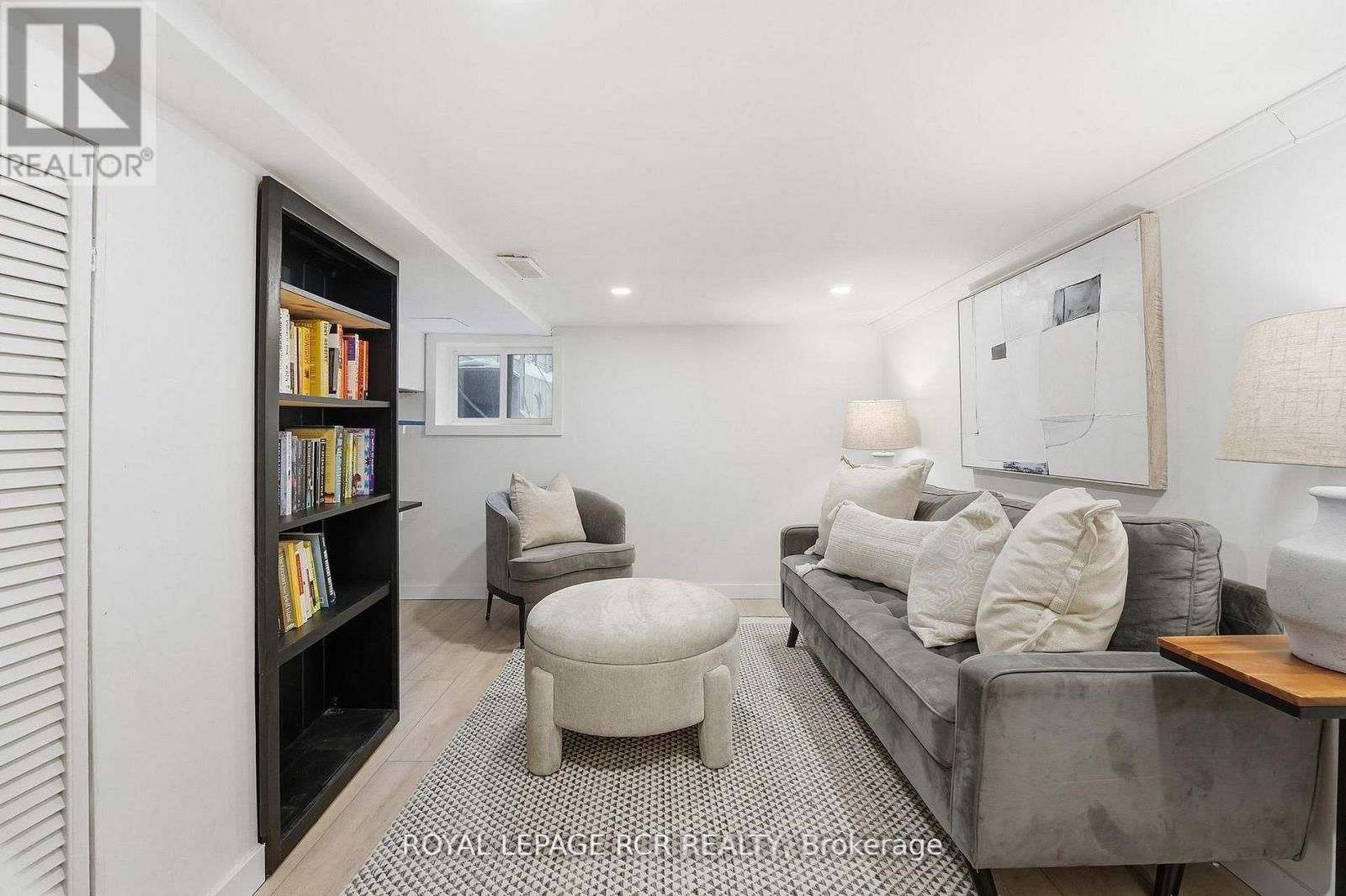 257 RHODES AVENUE Image 20