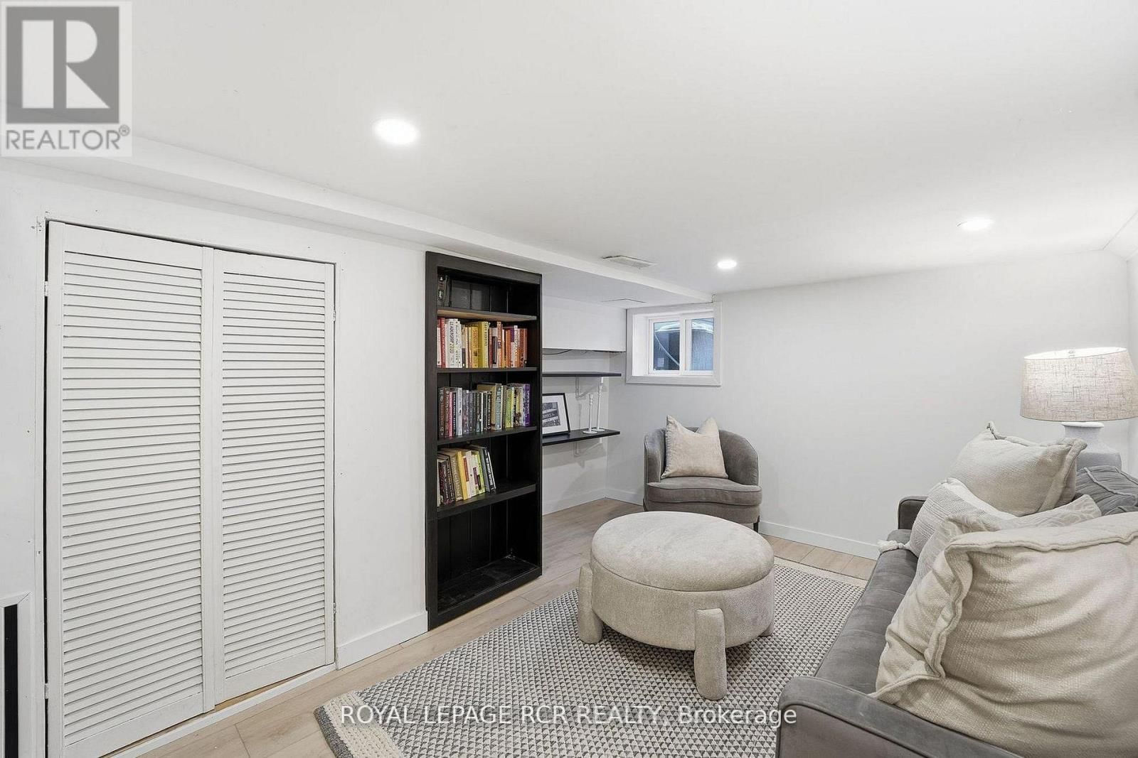 257 RHODES AVENUE Image 21