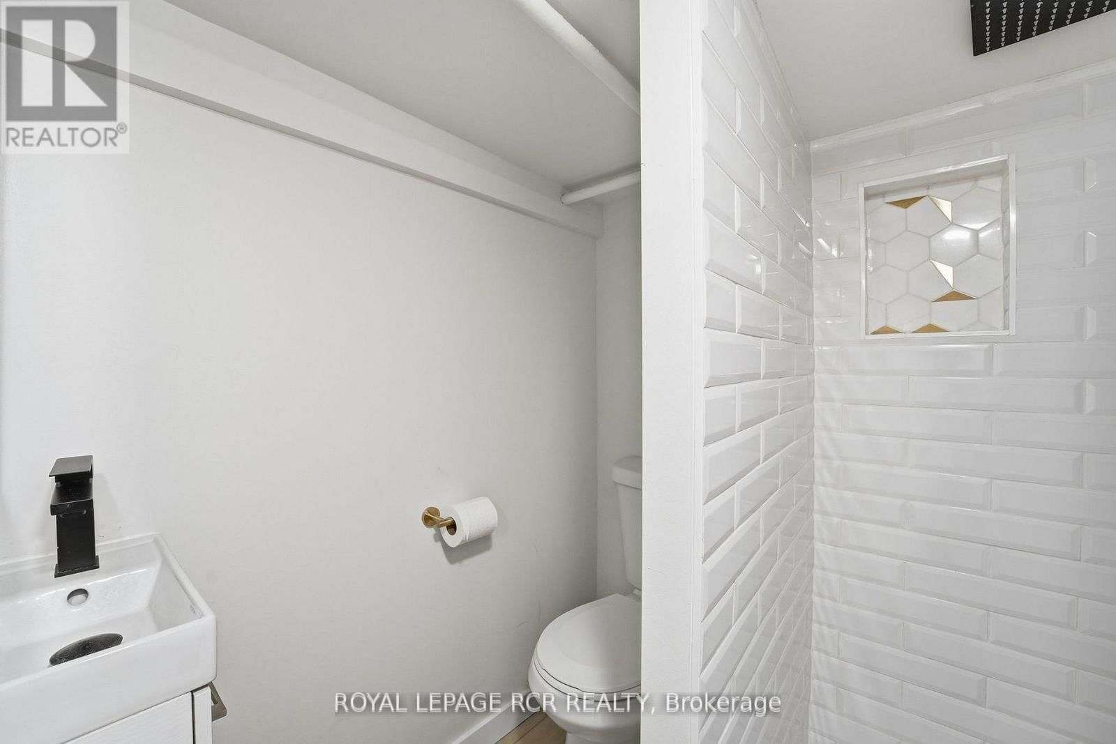 257 RHODES AVENUE Image 23