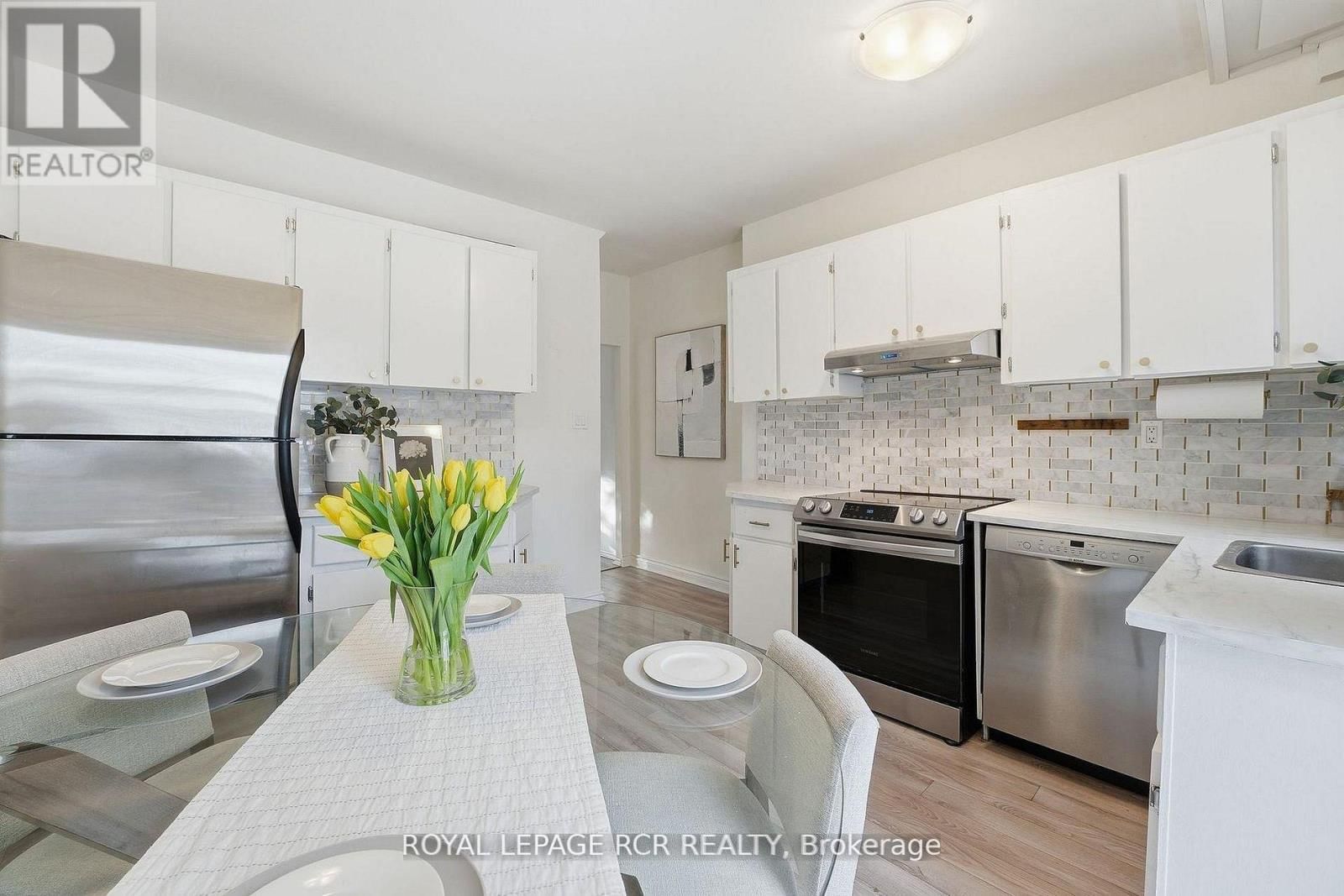 257 RHODES AVENUE Image 9