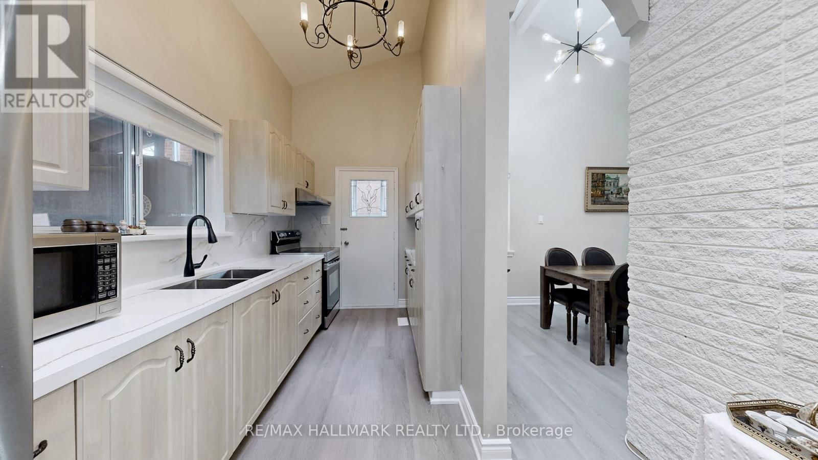 27 BENLEIGH DRIVE Image 10