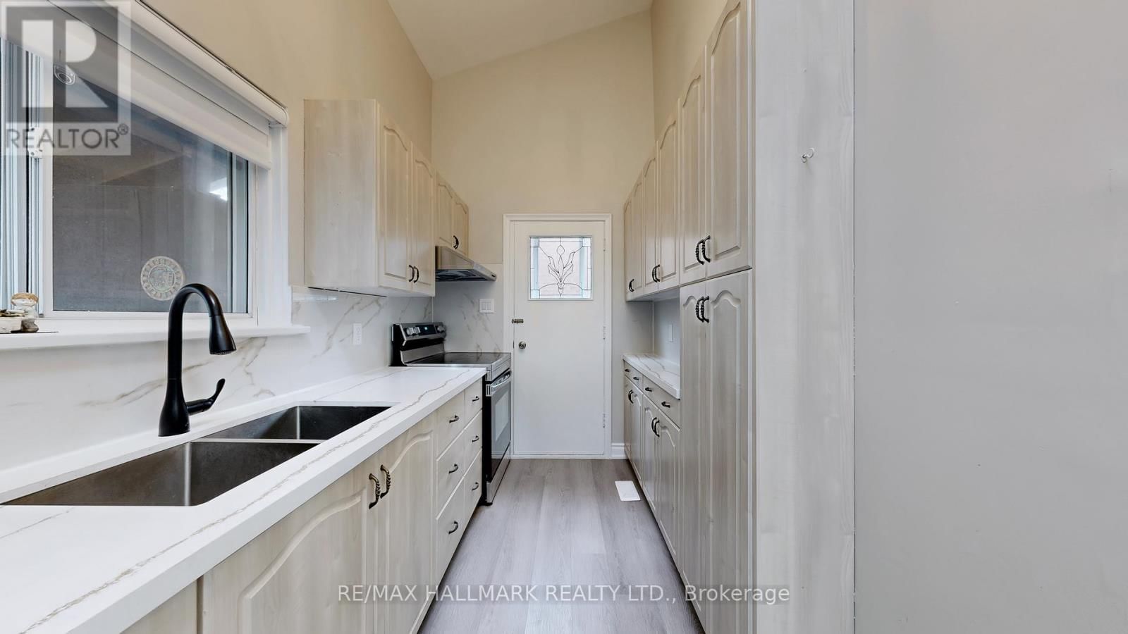 27 BENLEIGH DRIVE Image 11