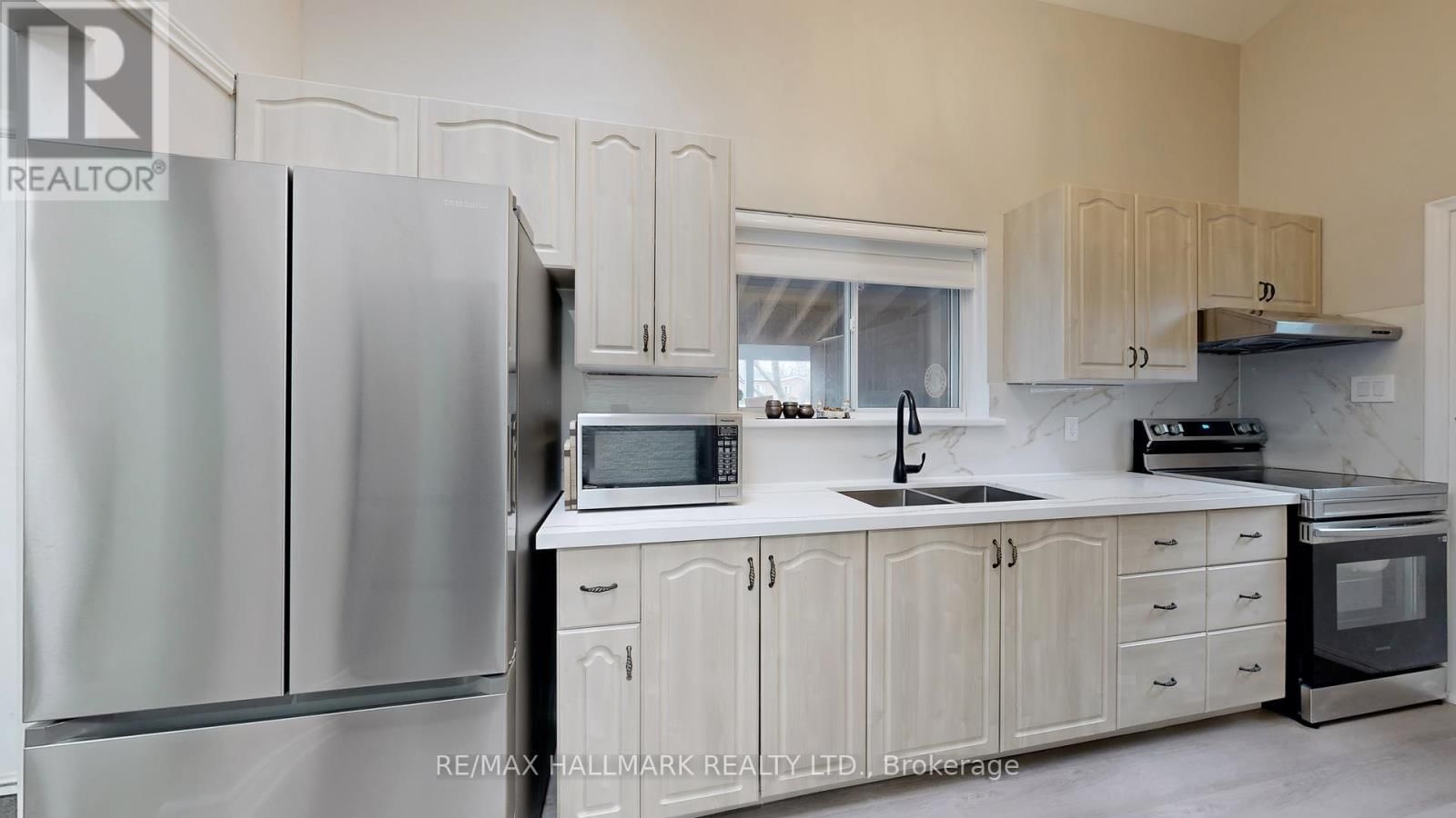 27 BENLEIGH DRIVE Image 13