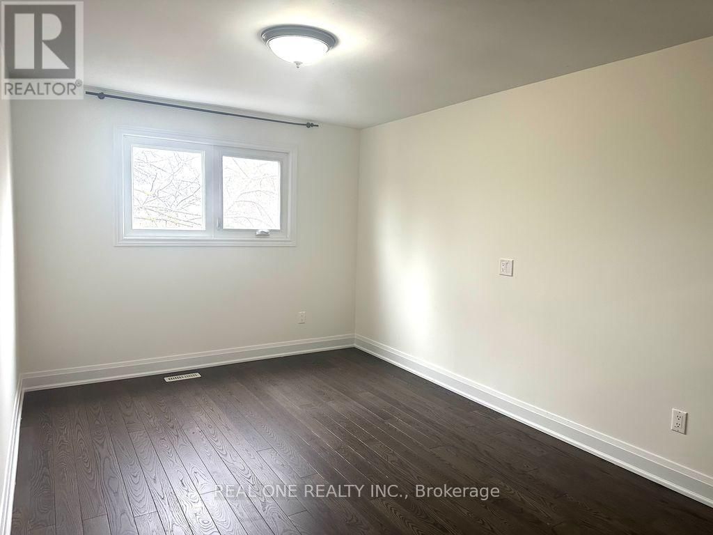 58 RAKEWOOD CRESCENT Image 12