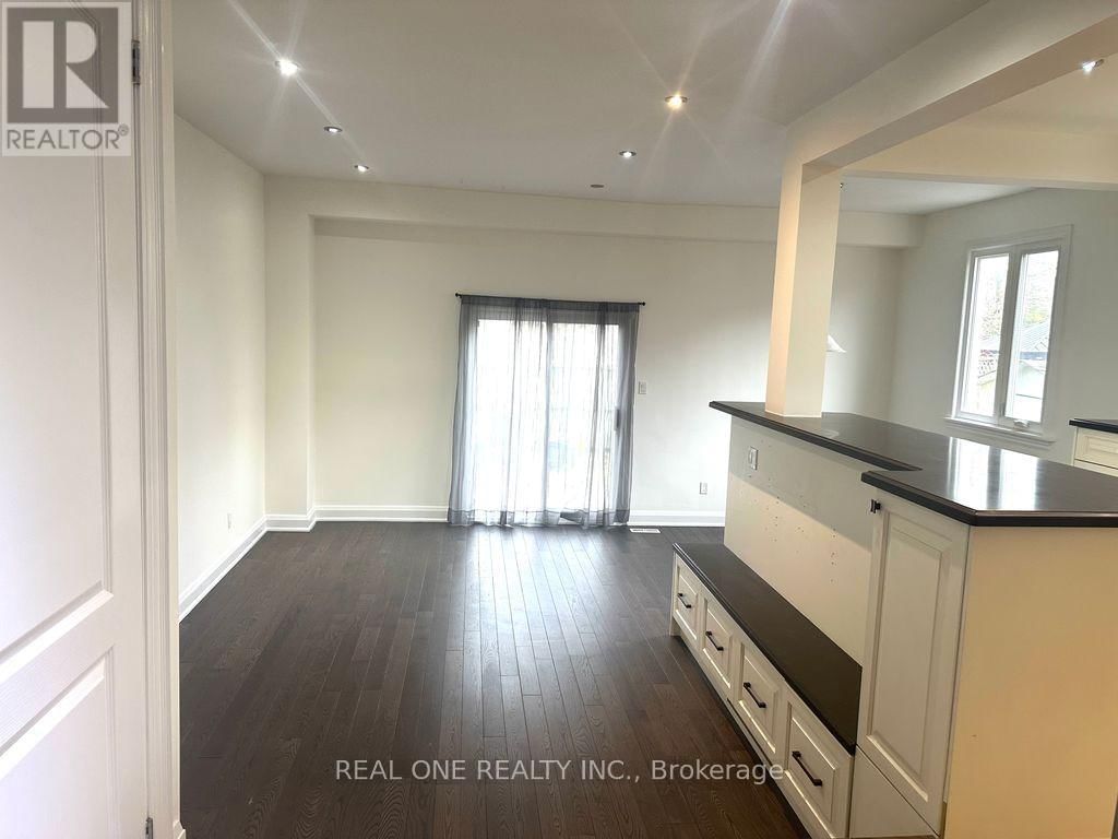 58 RAKEWOOD CRESCENT Image 4