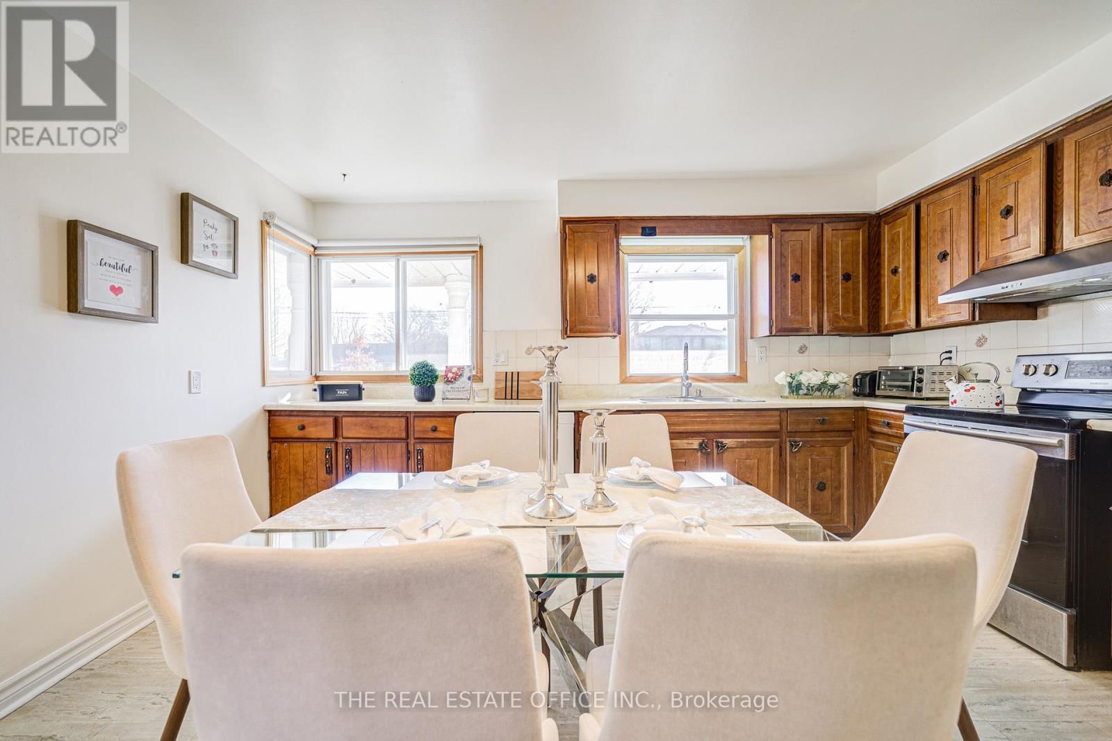 128 FAIRGLEN AVENUE Image 10