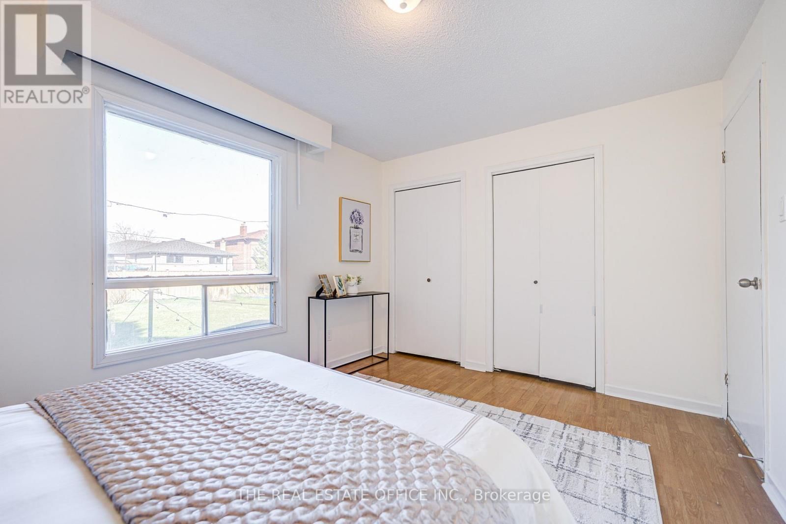 128 FAIRGLEN AVENUE Image 16