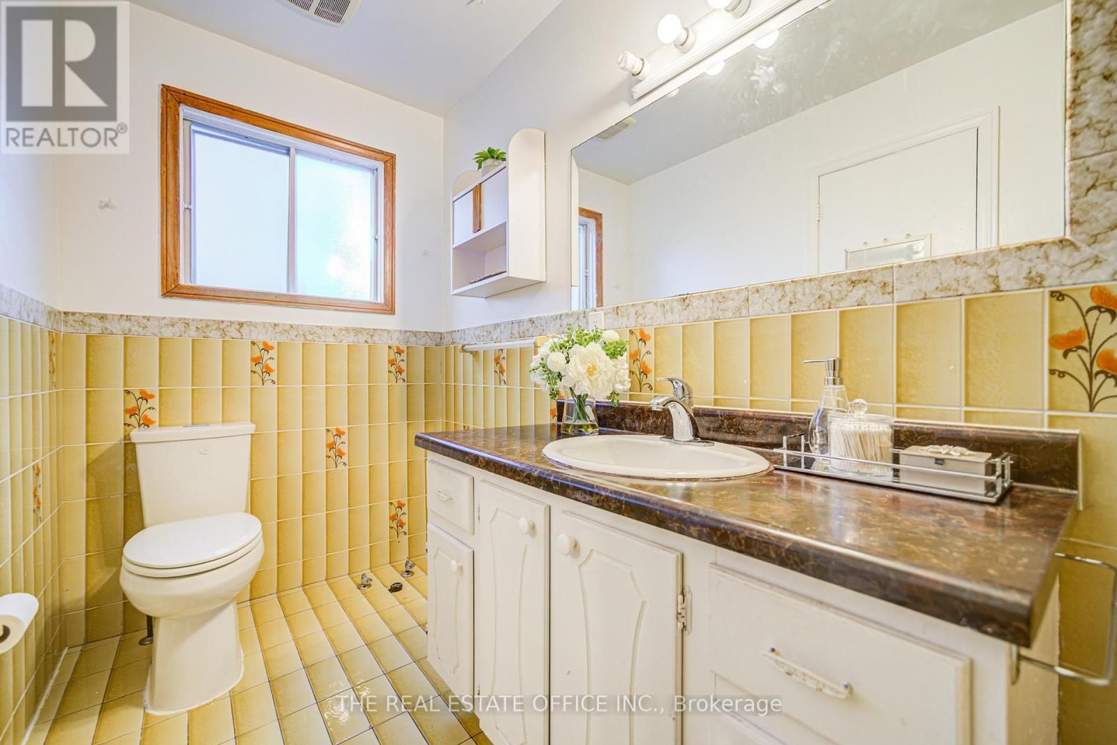 128 FAIRGLEN AVENUE Image 18