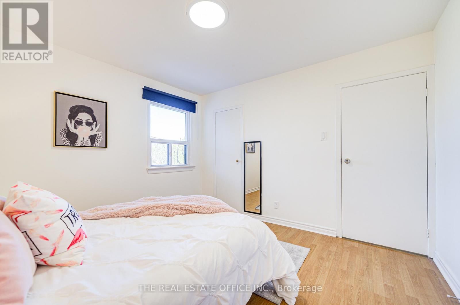 128 FAIRGLEN AVENUE Image 22