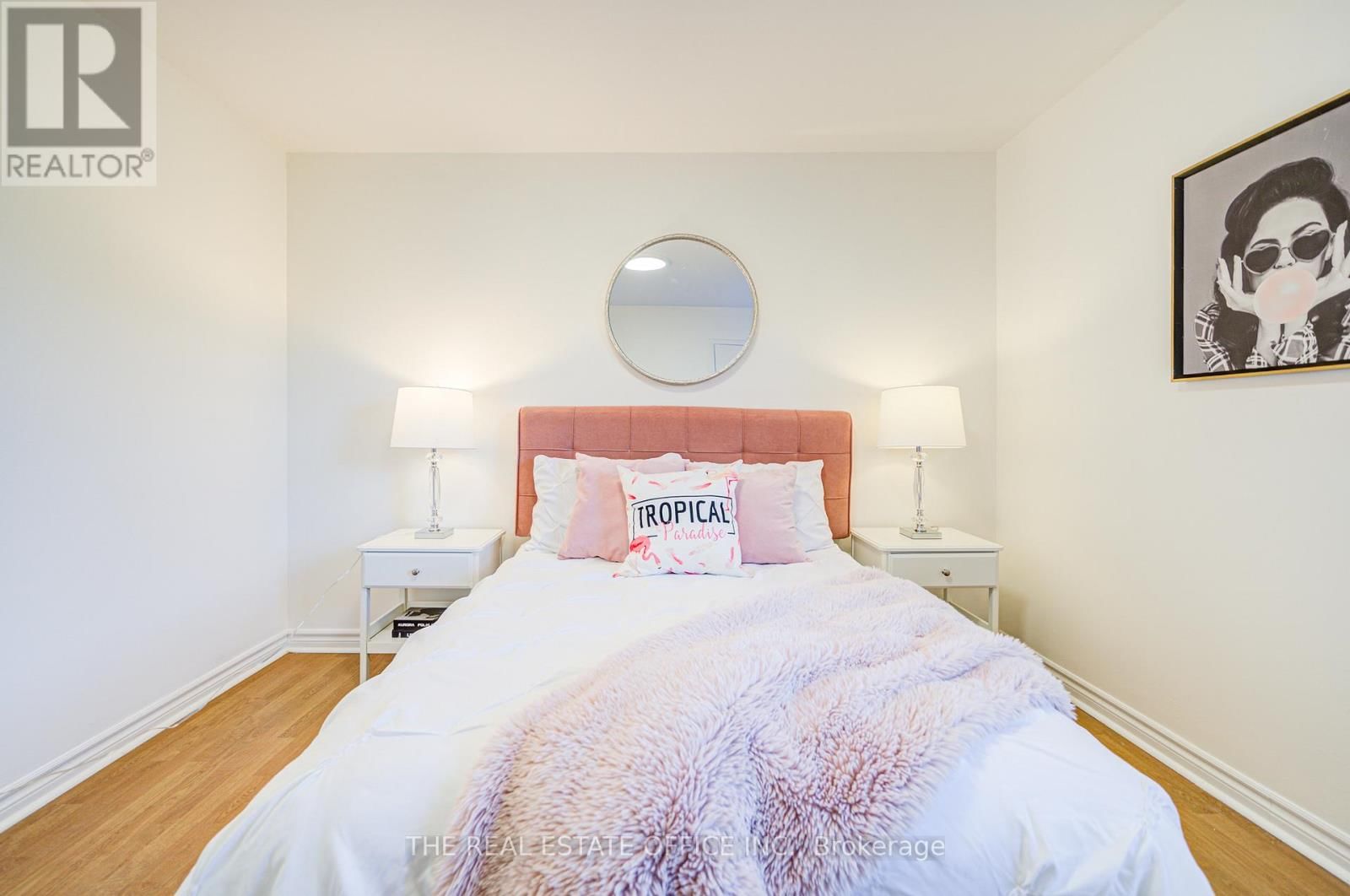 128 FAIRGLEN AVENUE Image 23