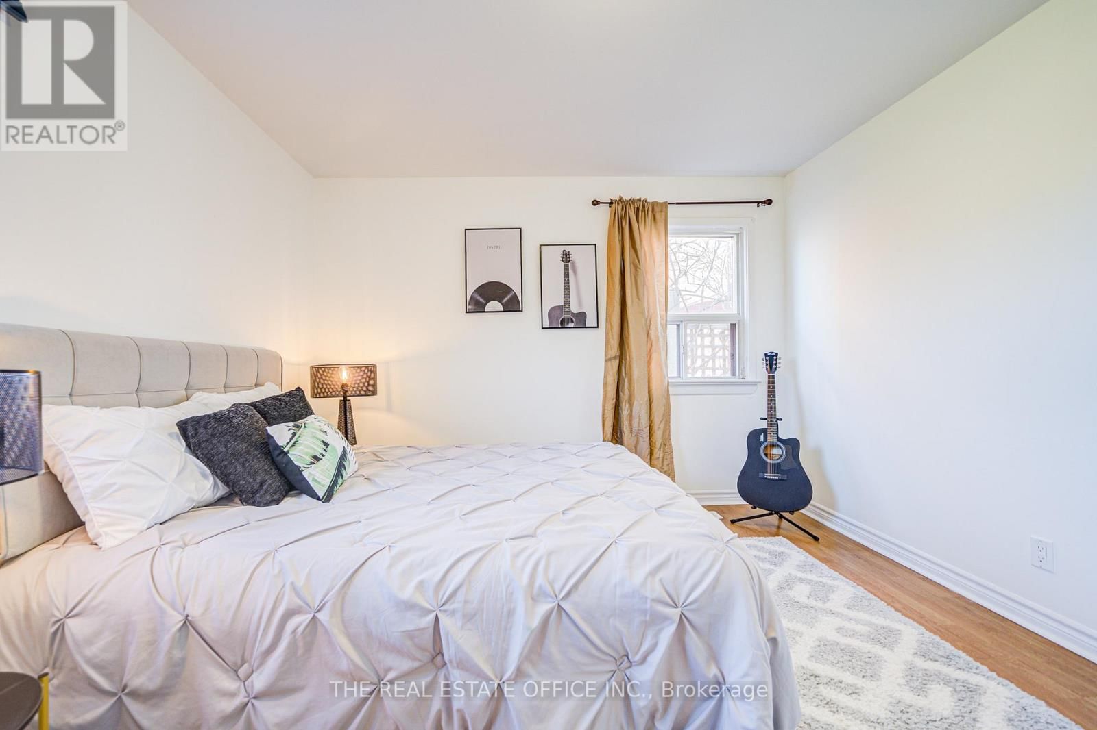 128 FAIRGLEN AVENUE Image 28