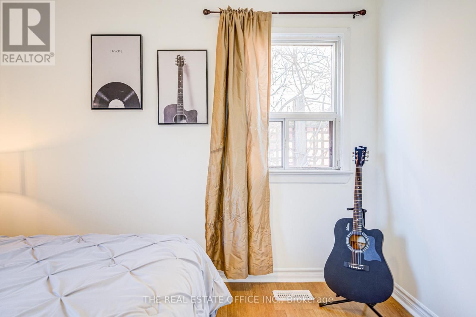 128 FAIRGLEN AVENUE Image 30