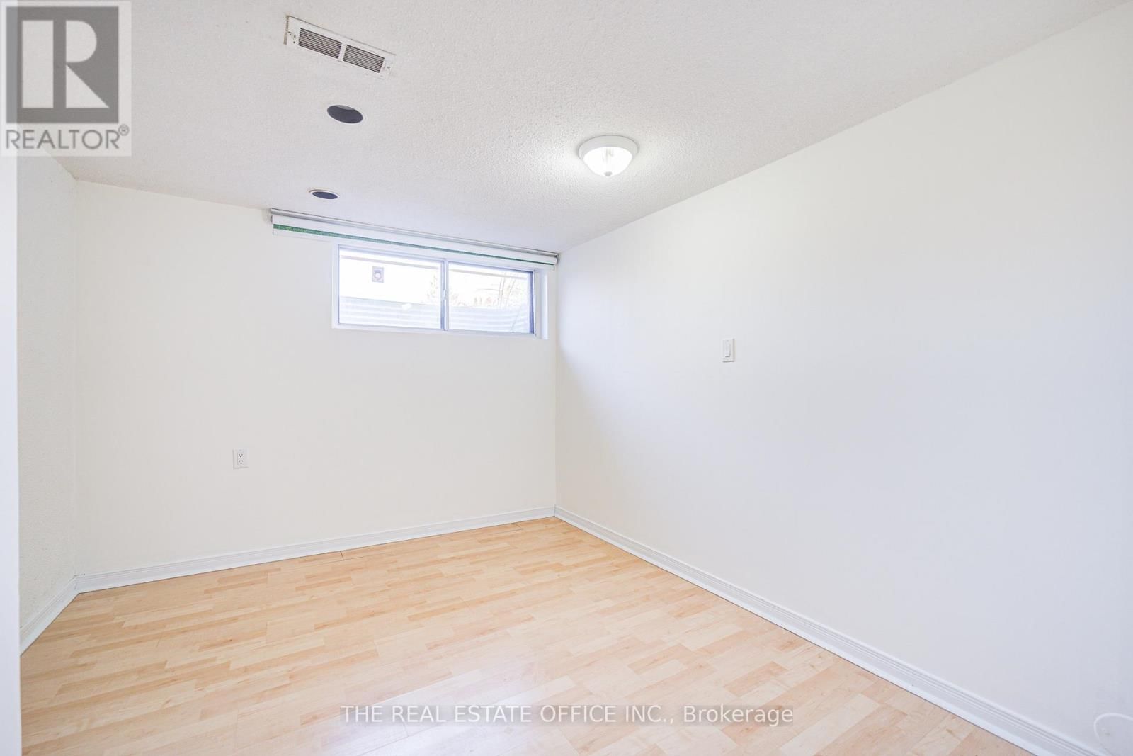 128 FAIRGLEN AVENUE Image 35