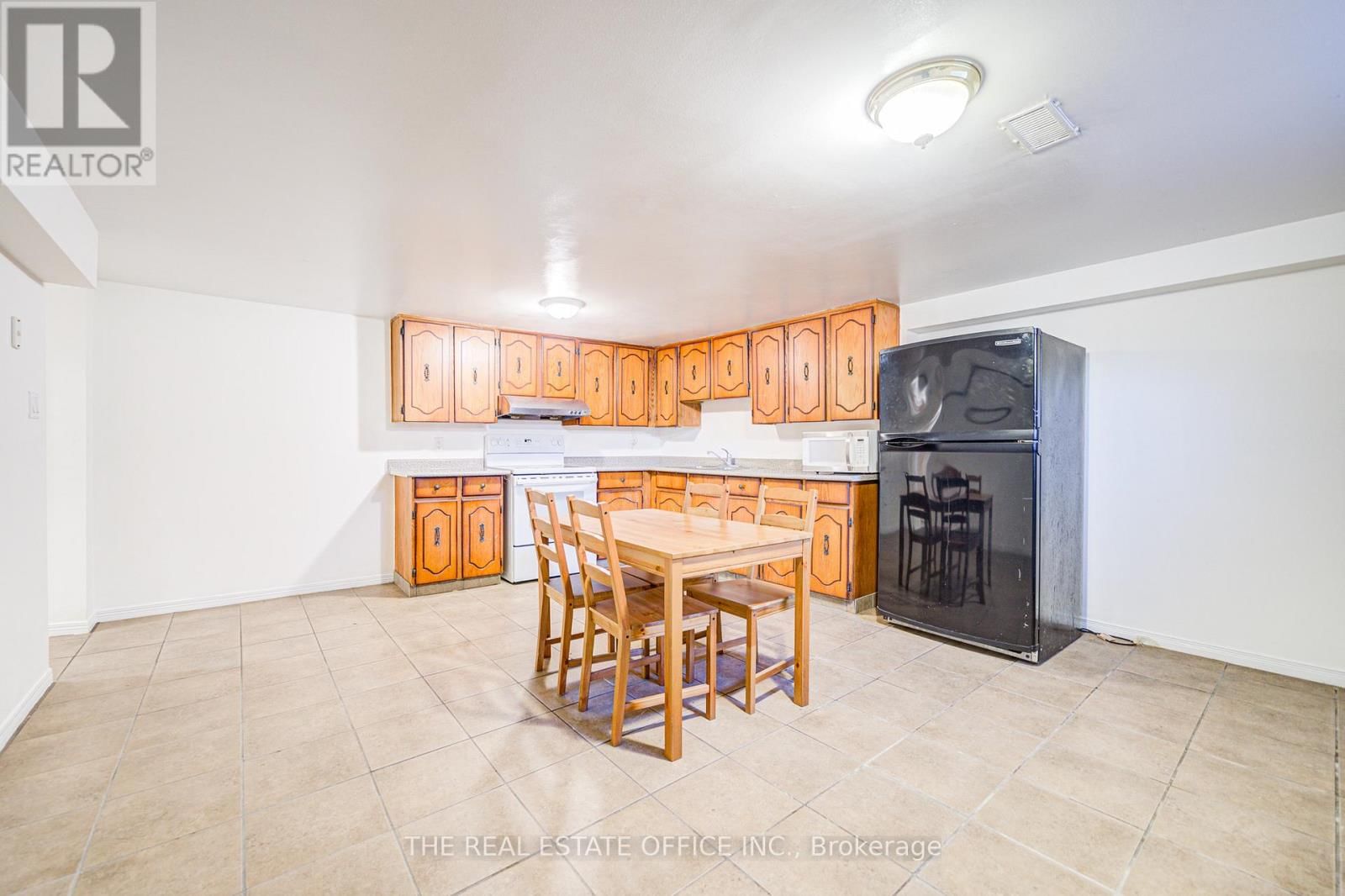 128 FAIRGLEN AVENUE Image 39