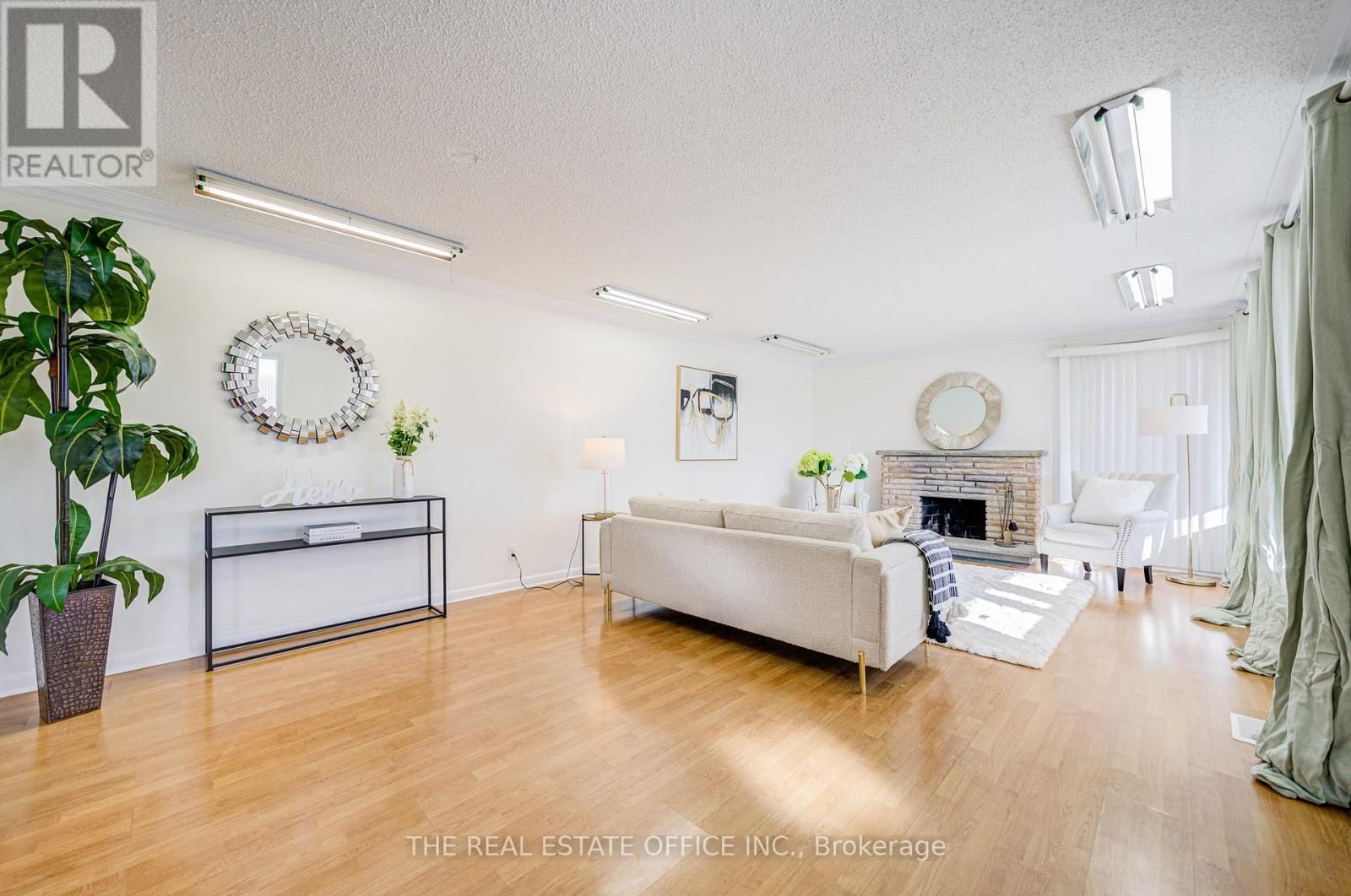 128 FAIRGLEN AVENUE Image 4