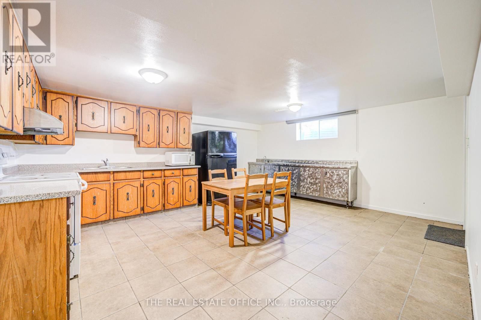 128 FAIRGLEN AVENUE Image 40