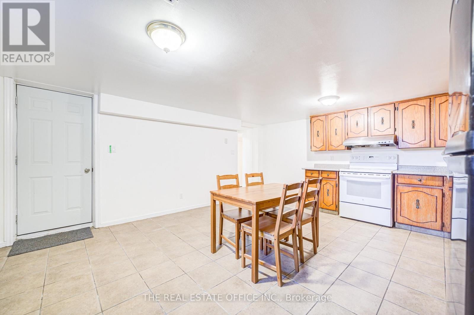 128 FAIRGLEN AVENUE Image 42