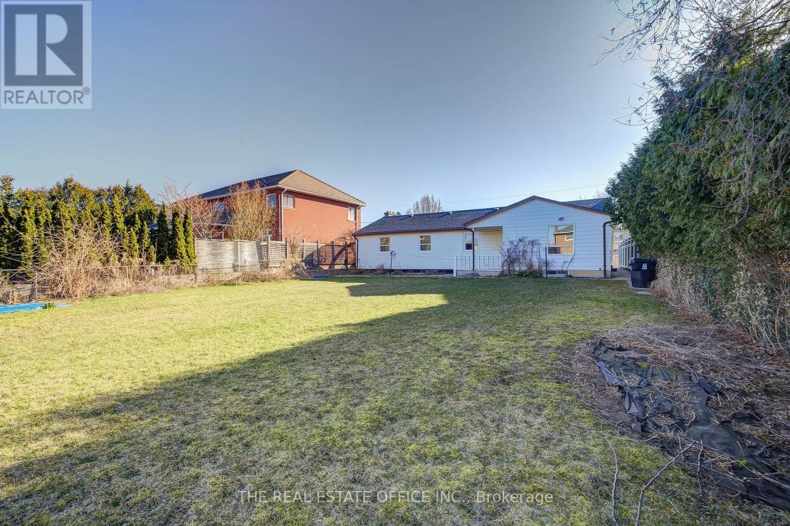 128 FAIRGLEN AVENUE Image 44