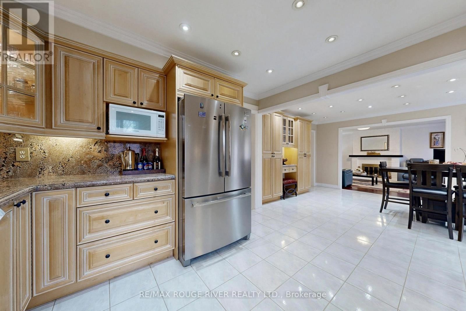 45 ROTHERGLEN ROAD NORTH Image 14