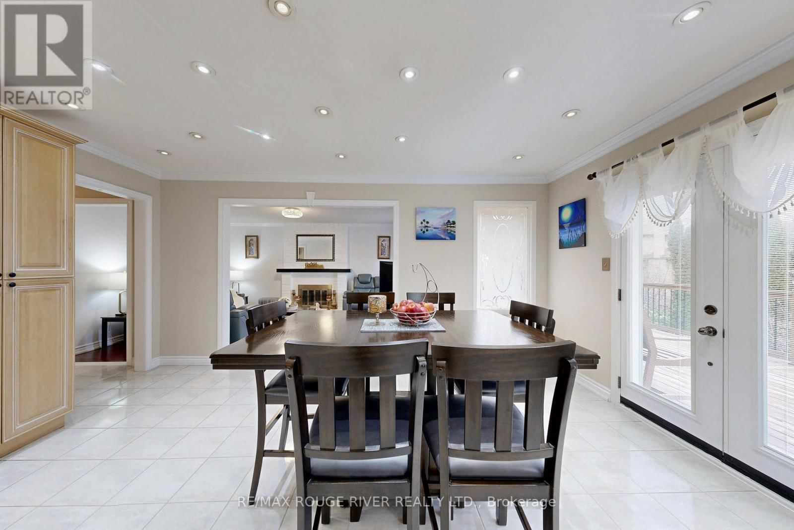 45 ROTHERGLEN ROAD NORTH Image 16