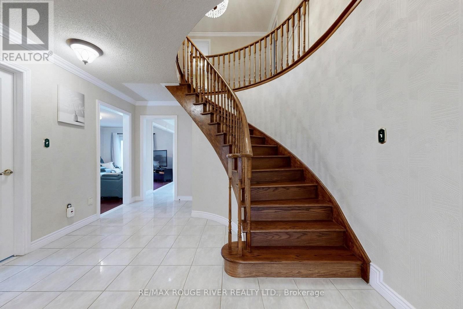 45 ROTHERGLEN ROAD NORTH Image 17