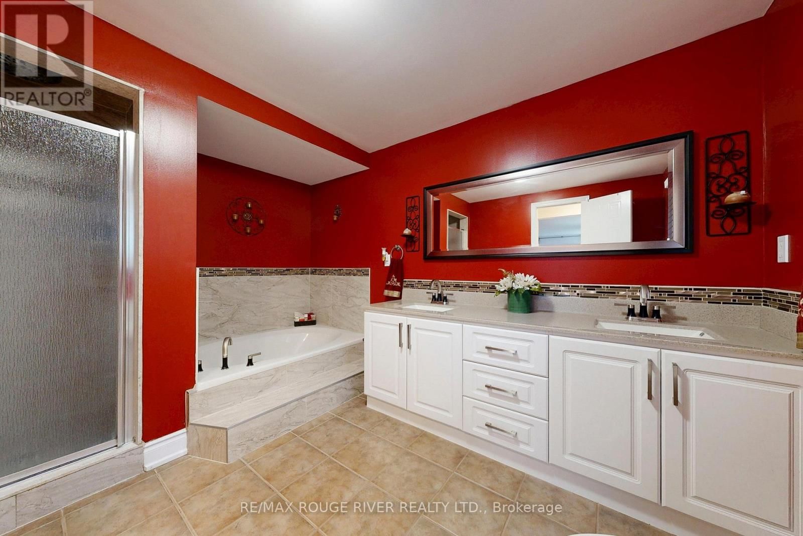 45 ROTHERGLEN ROAD NORTH Image 22