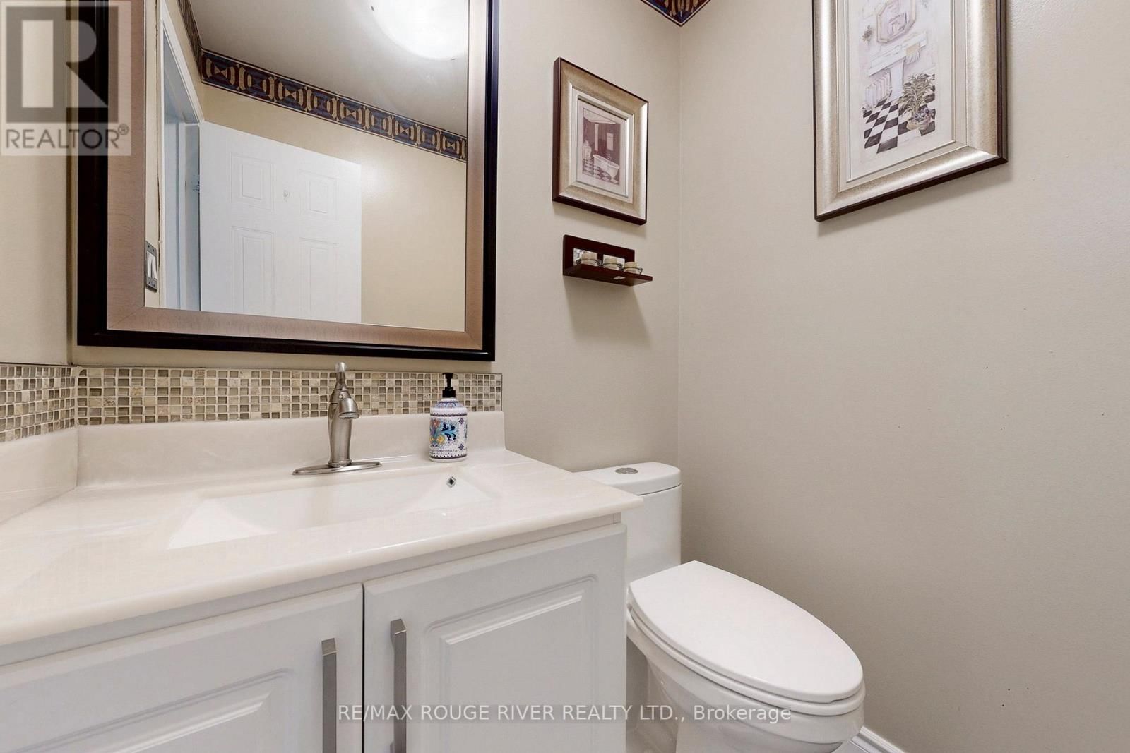 45 ROTHERGLEN ROAD NORTH Image 25