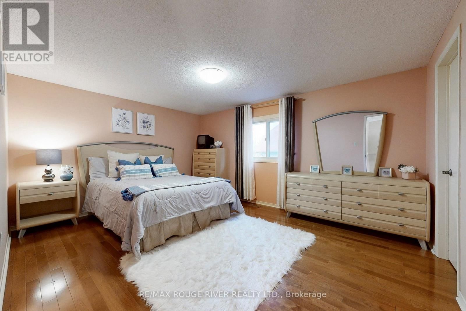 45 ROTHERGLEN ROAD NORTH Image 26