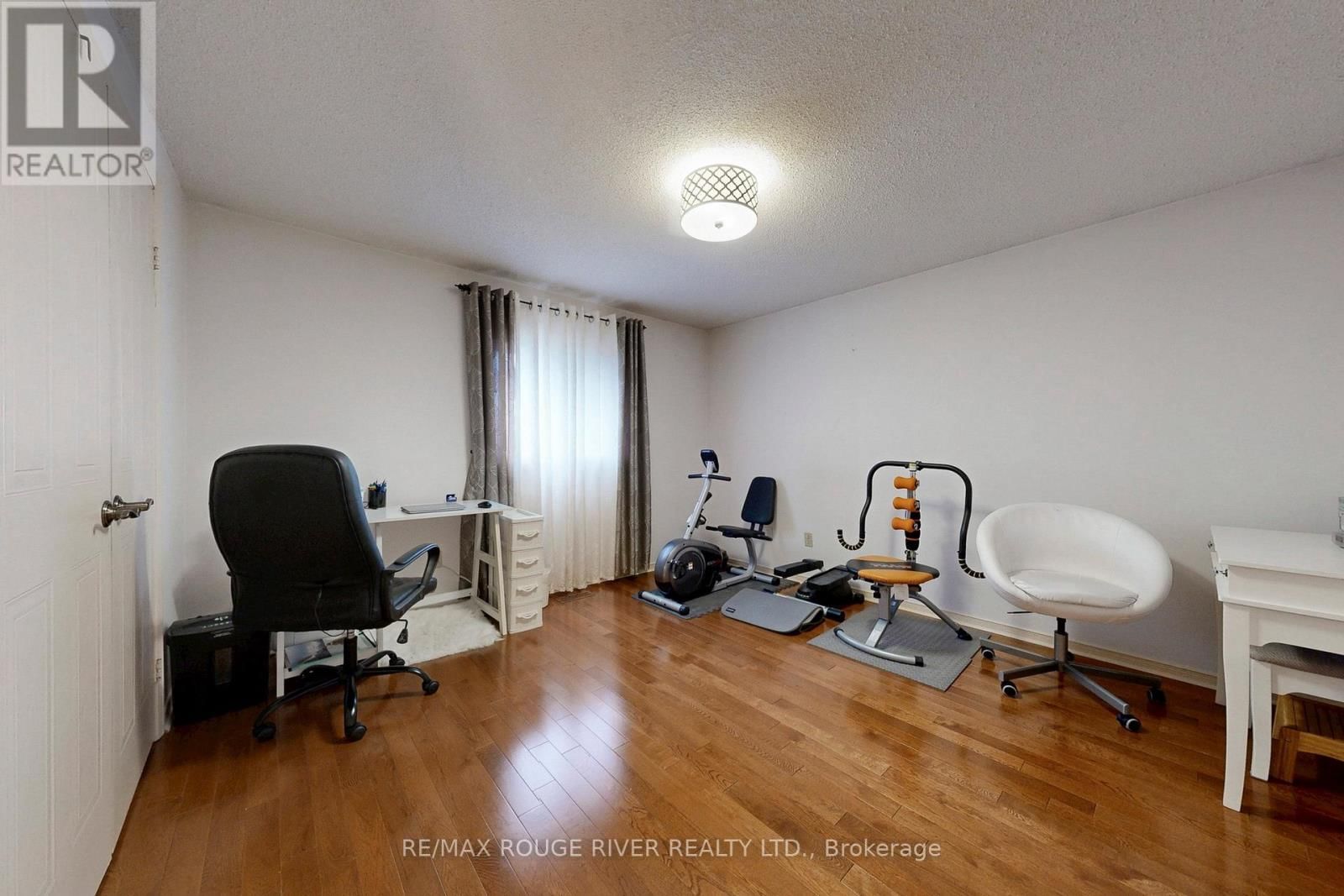 45 ROTHERGLEN ROAD NORTH Image 30