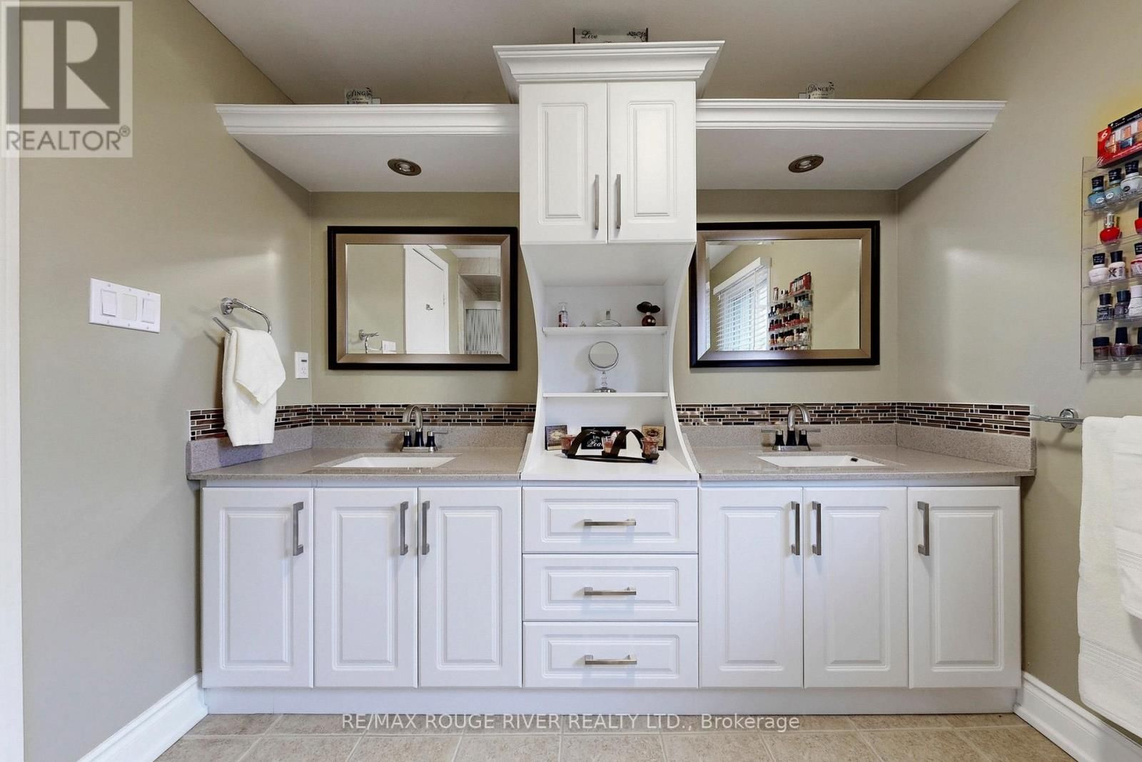 45 ROTHERGLEN ROAD NORTH Image 31