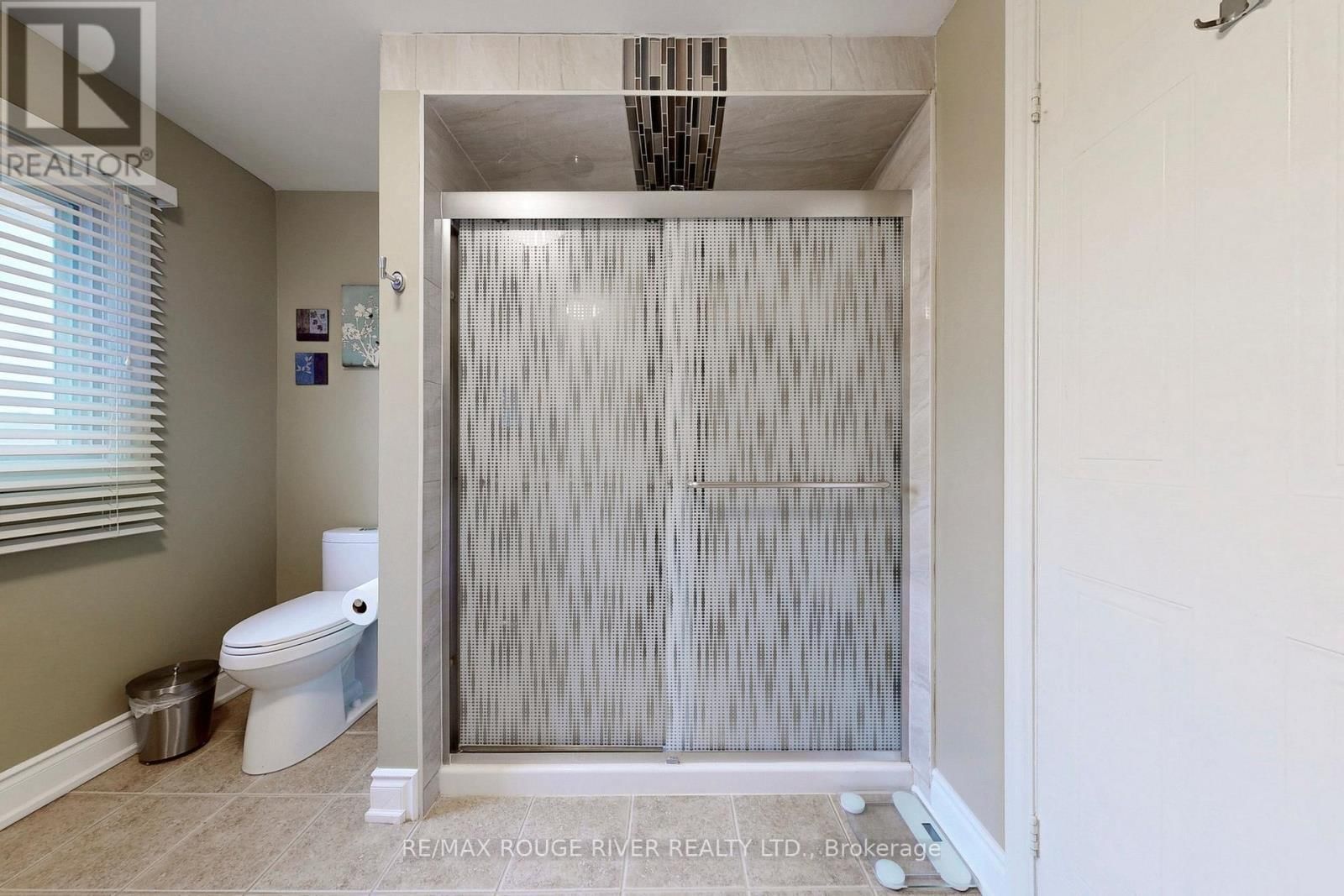 45 ROTHERGLEN ROAD NORTH Image 33