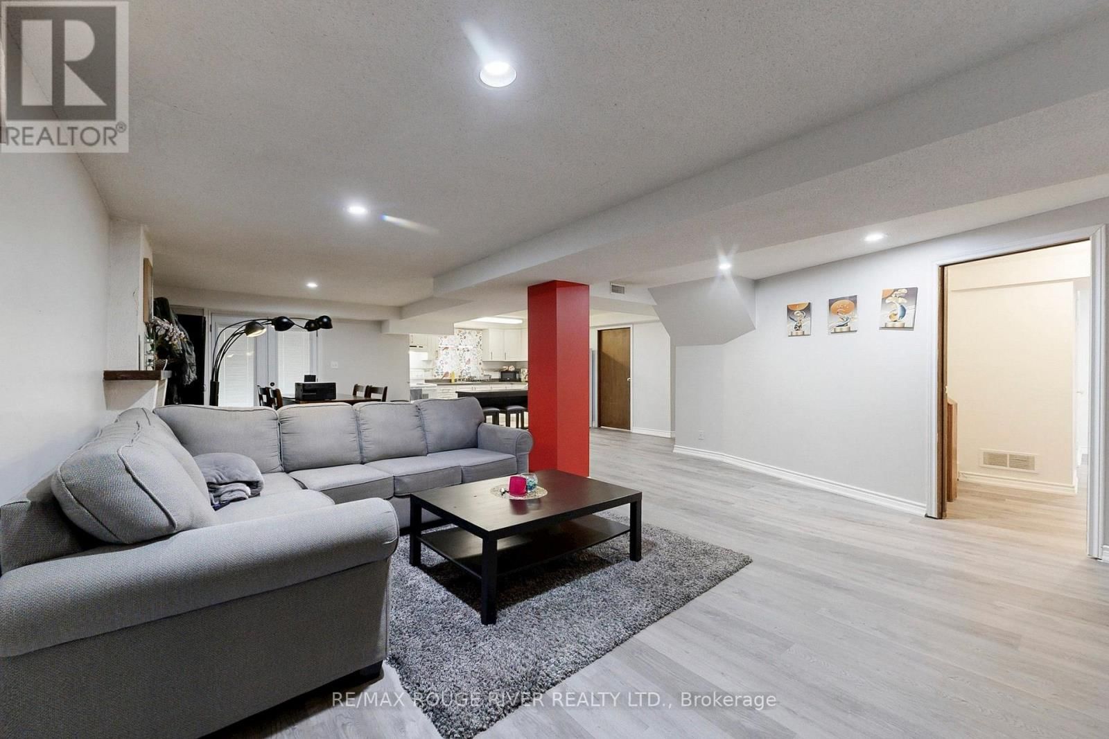 45 ROTHERGLEN ROAD NORTH Image 34