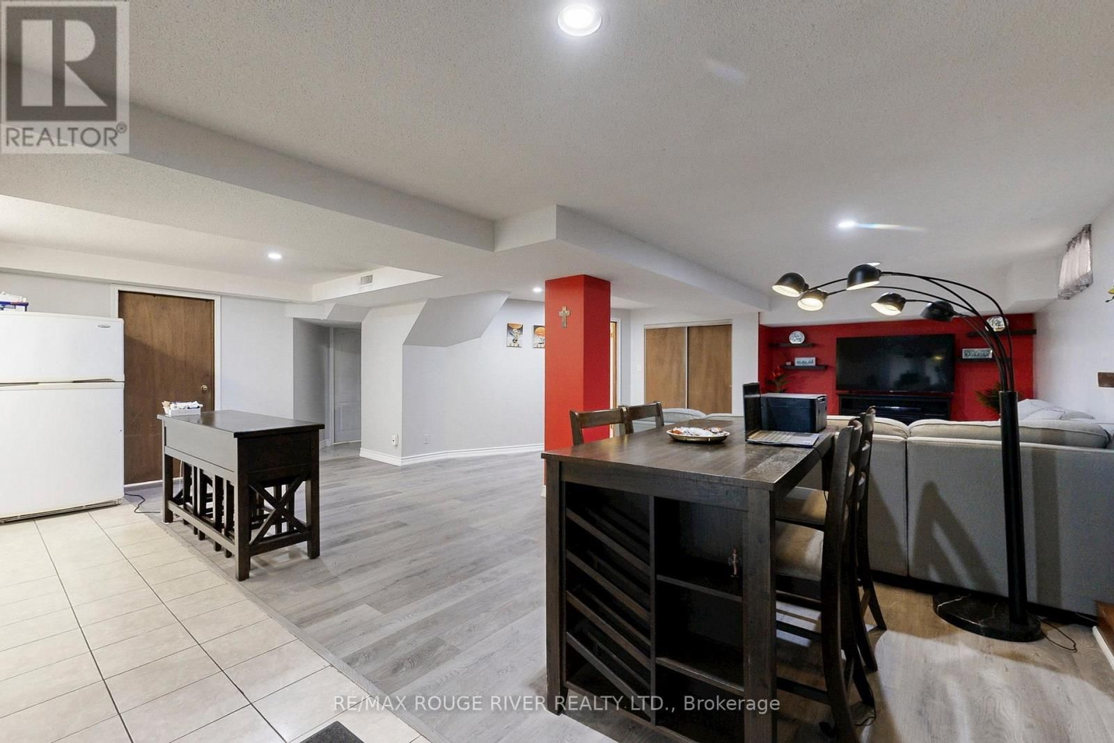 45 ROTHERGLEN ROAD NORTH Image 38