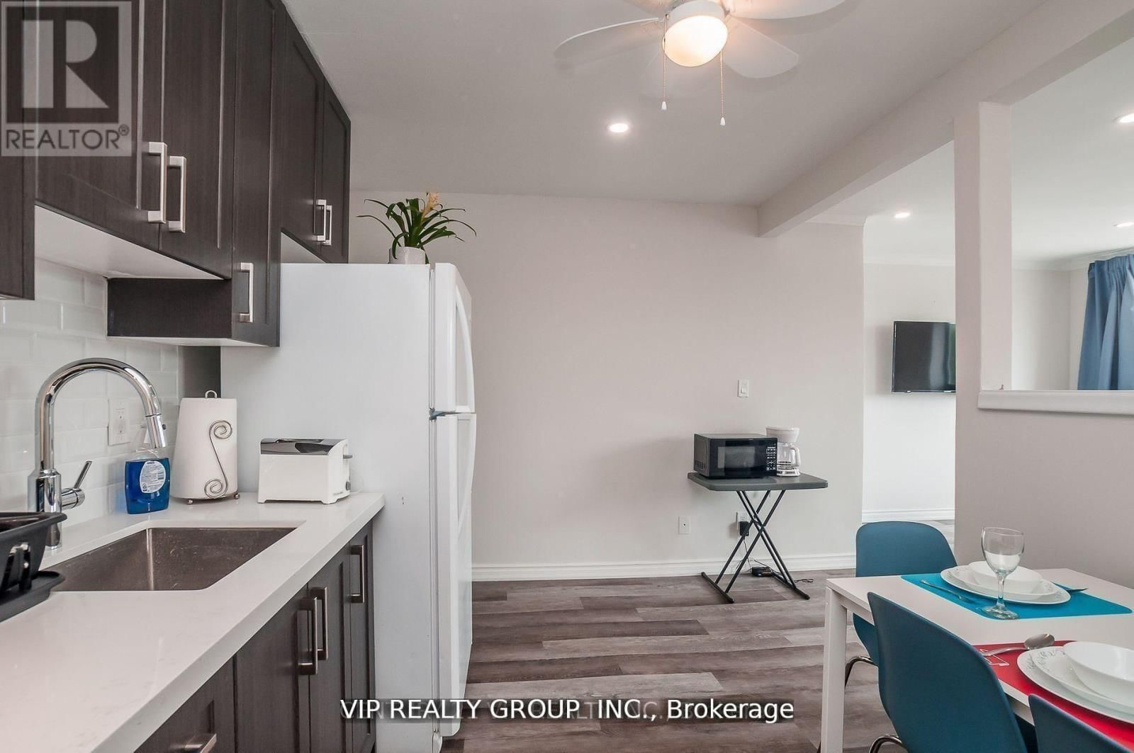 unit 2 - 2626 EGLINTON AVENUE EAST Image 3