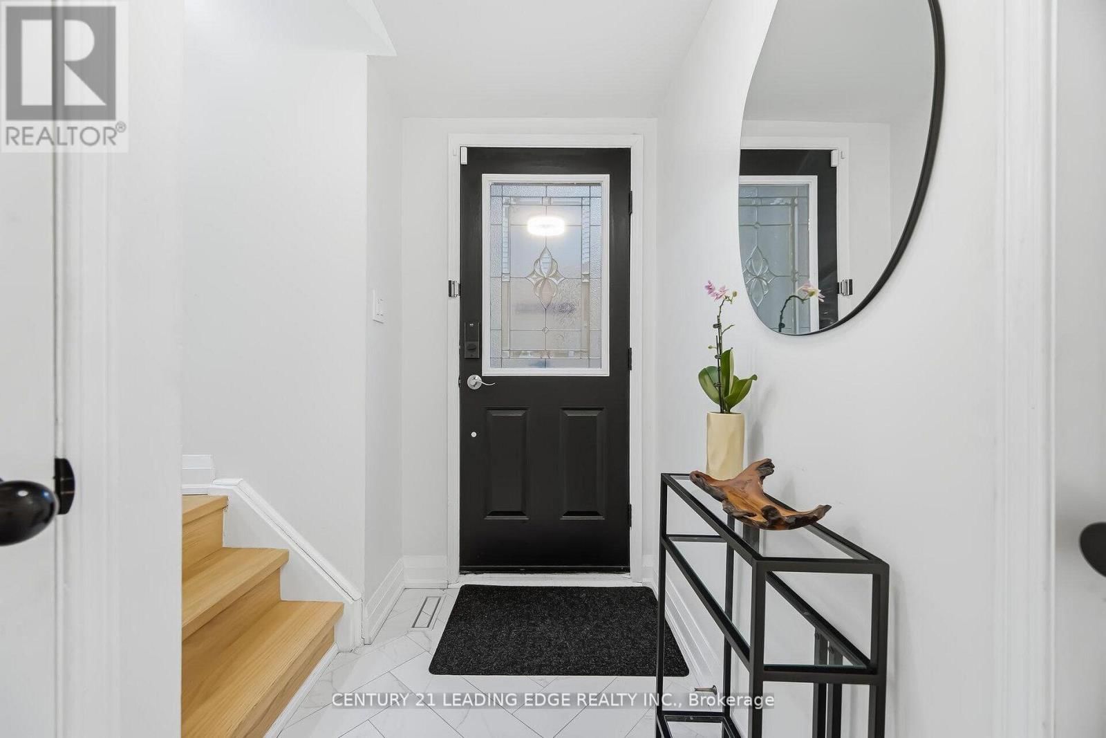 923 REDBIRD CRESCENT Image 2